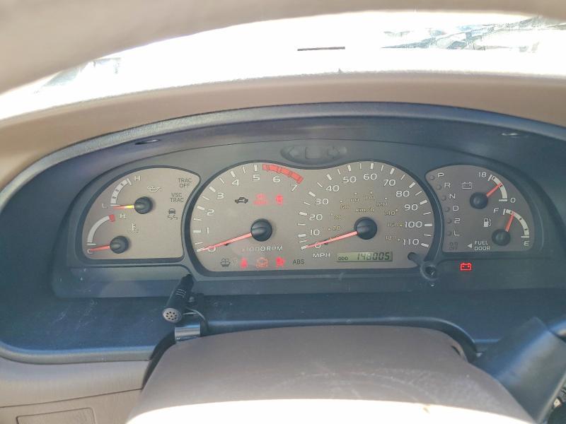 2004 Toyota Sequoia SR5