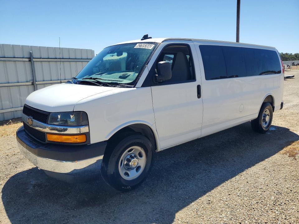 2025 Chevrolet Express G3500 LT