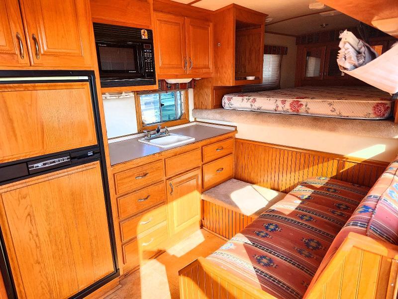 2001 Elite Horse Trailer