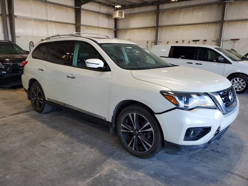 2017 Nissan Pathfinder Platinum
