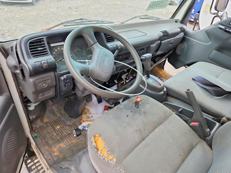 2004 Isuzu NPR