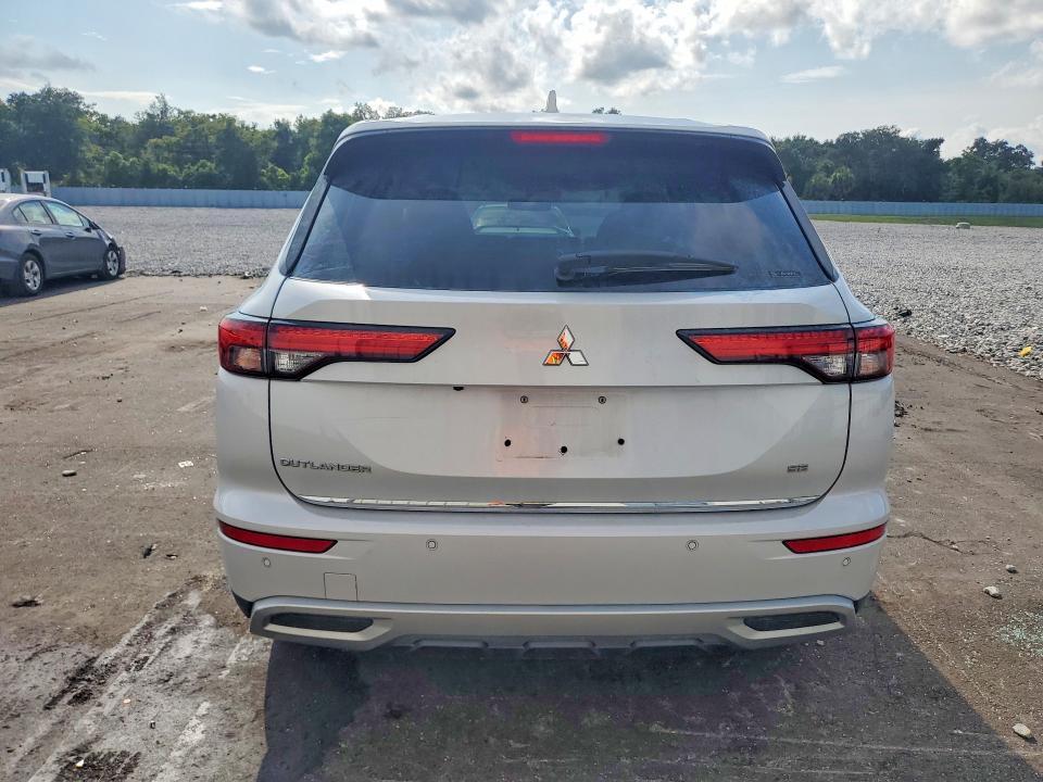 2022 Mitsubishi Outlander SE