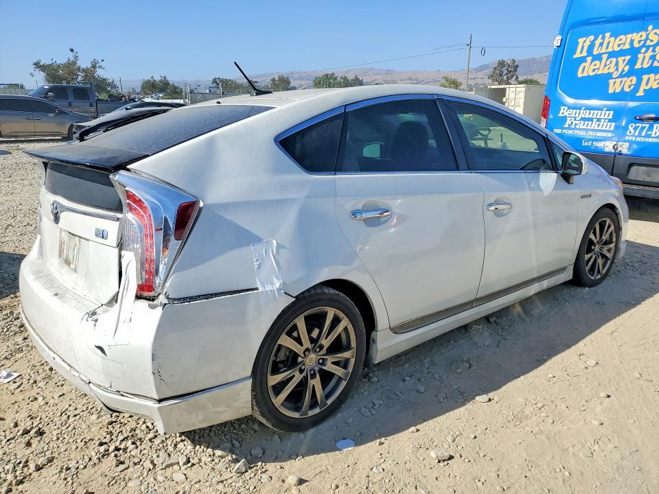 2015 Toyota Prius Three