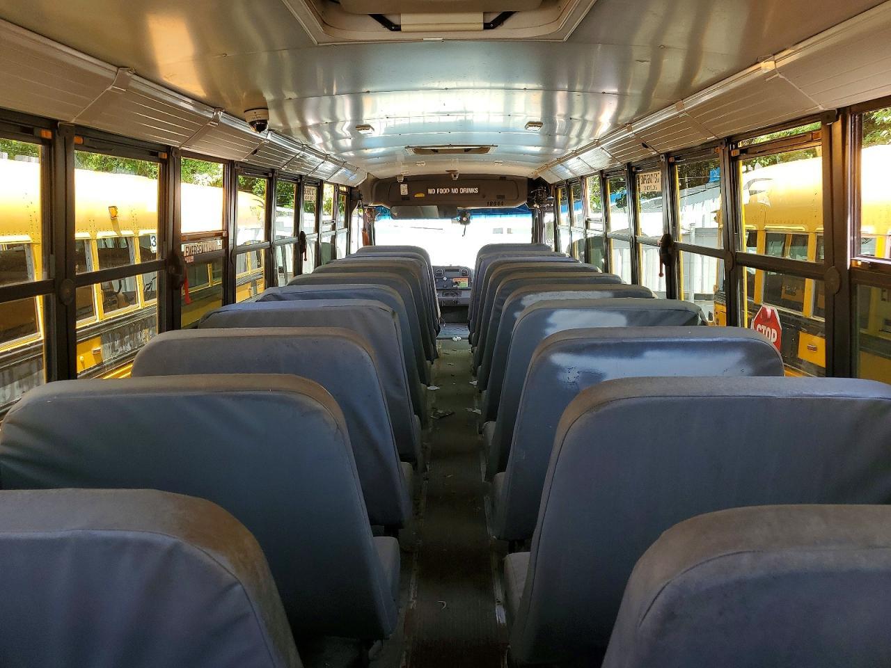 2010 Thomas SAF-T-LINER C2-School Bus