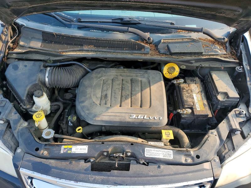 2014 Chrysler Town & Country Touring l