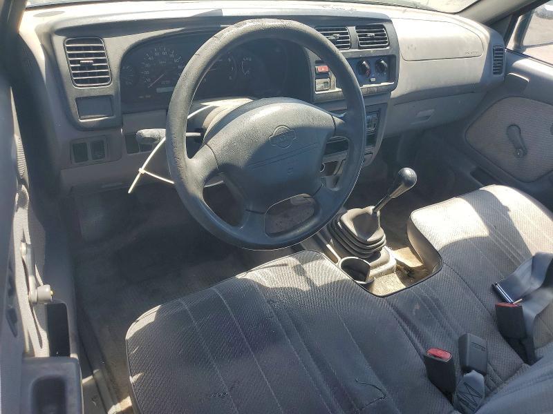2000 Nissan Frontier xe