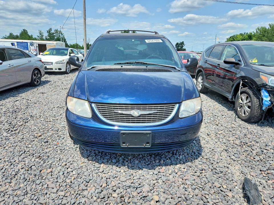 2002 Chrysler Town & Country lx