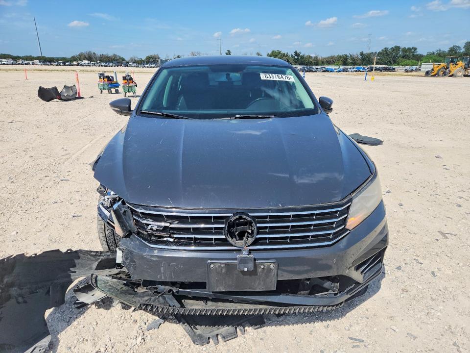 2017 Volkswagen Passat R-line