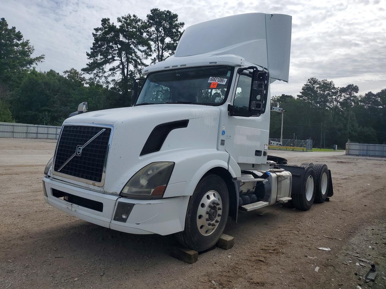 2016 Volvo VNL Semi Truck
