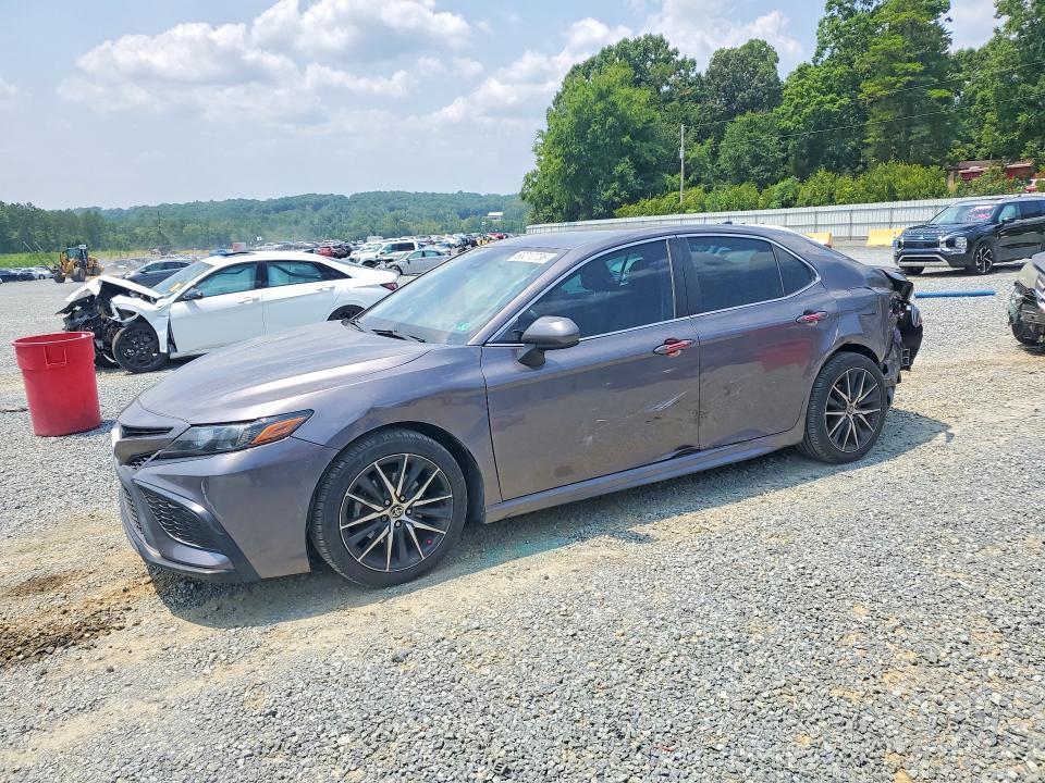 2021 Toyota Camry se