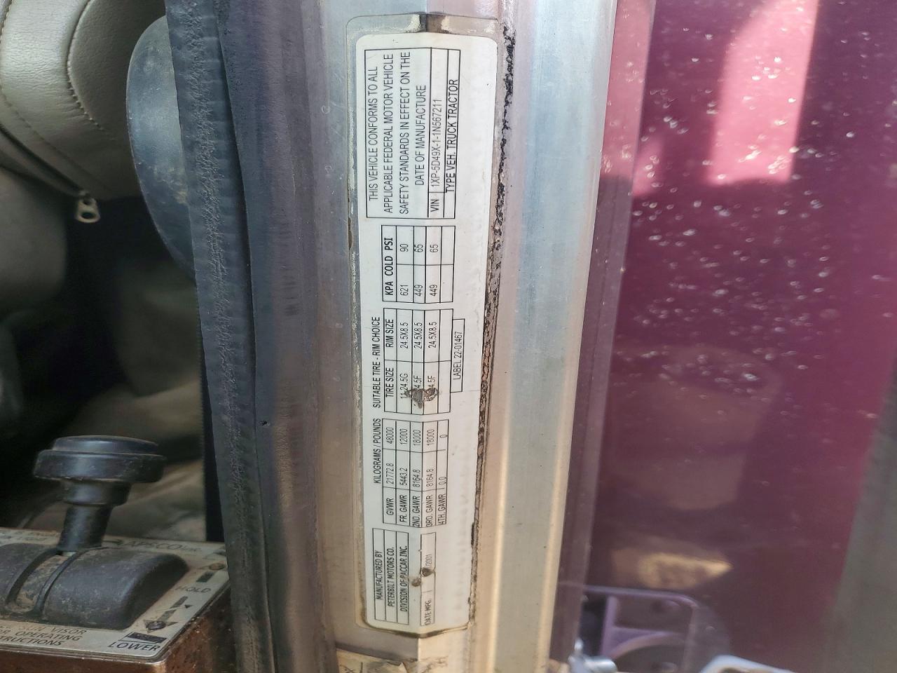 2001 Peterbilt 379 Semi Truck