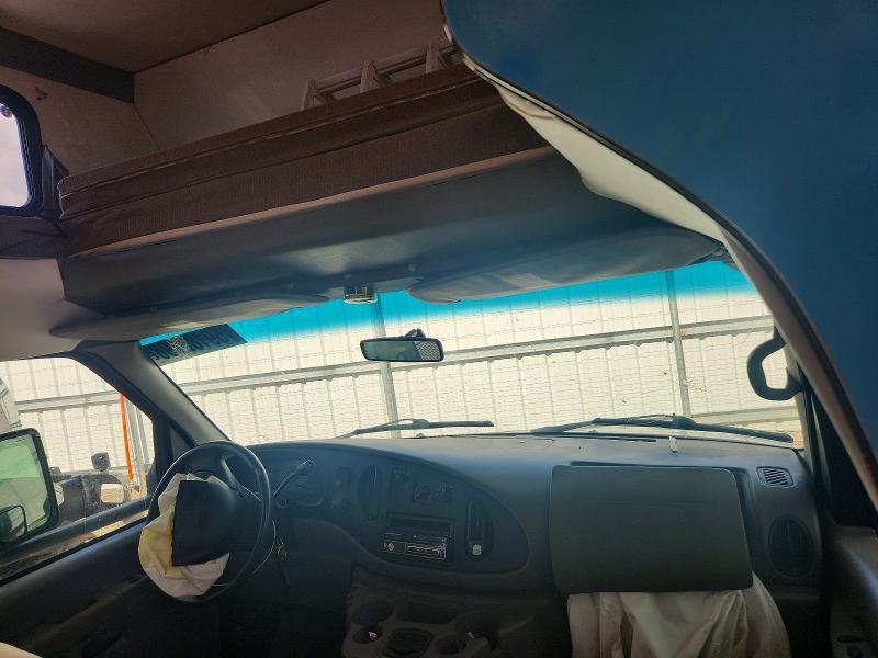 2002 Ford Econoline E450 Super Duty Cutaway Van