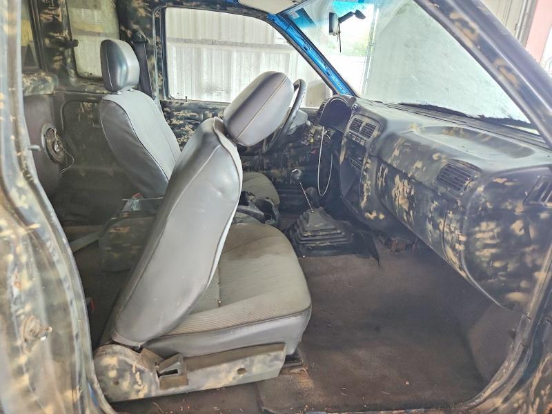 1995 Nissan Truck xe