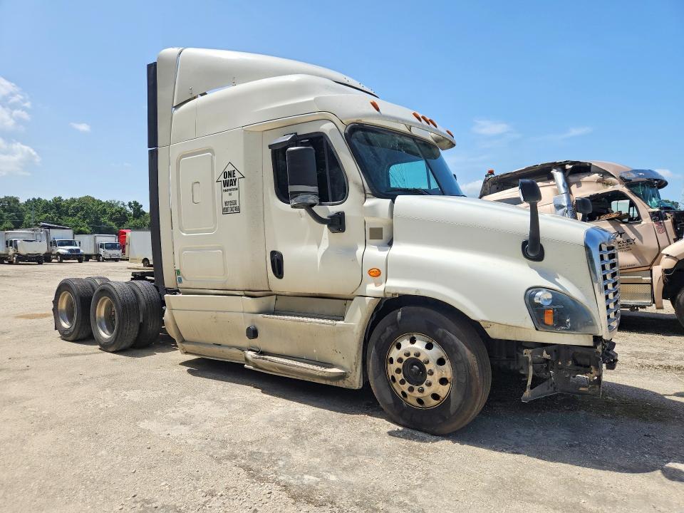 2018 Freightliner Cascadia 125 Semi Truck