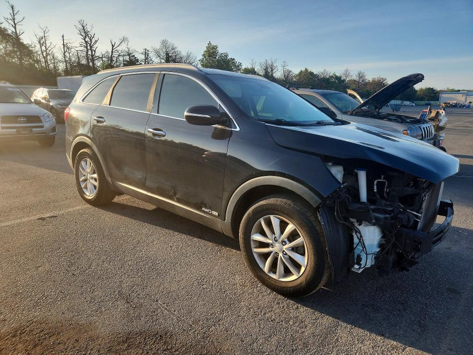 2016 KIA Sorento lx V6