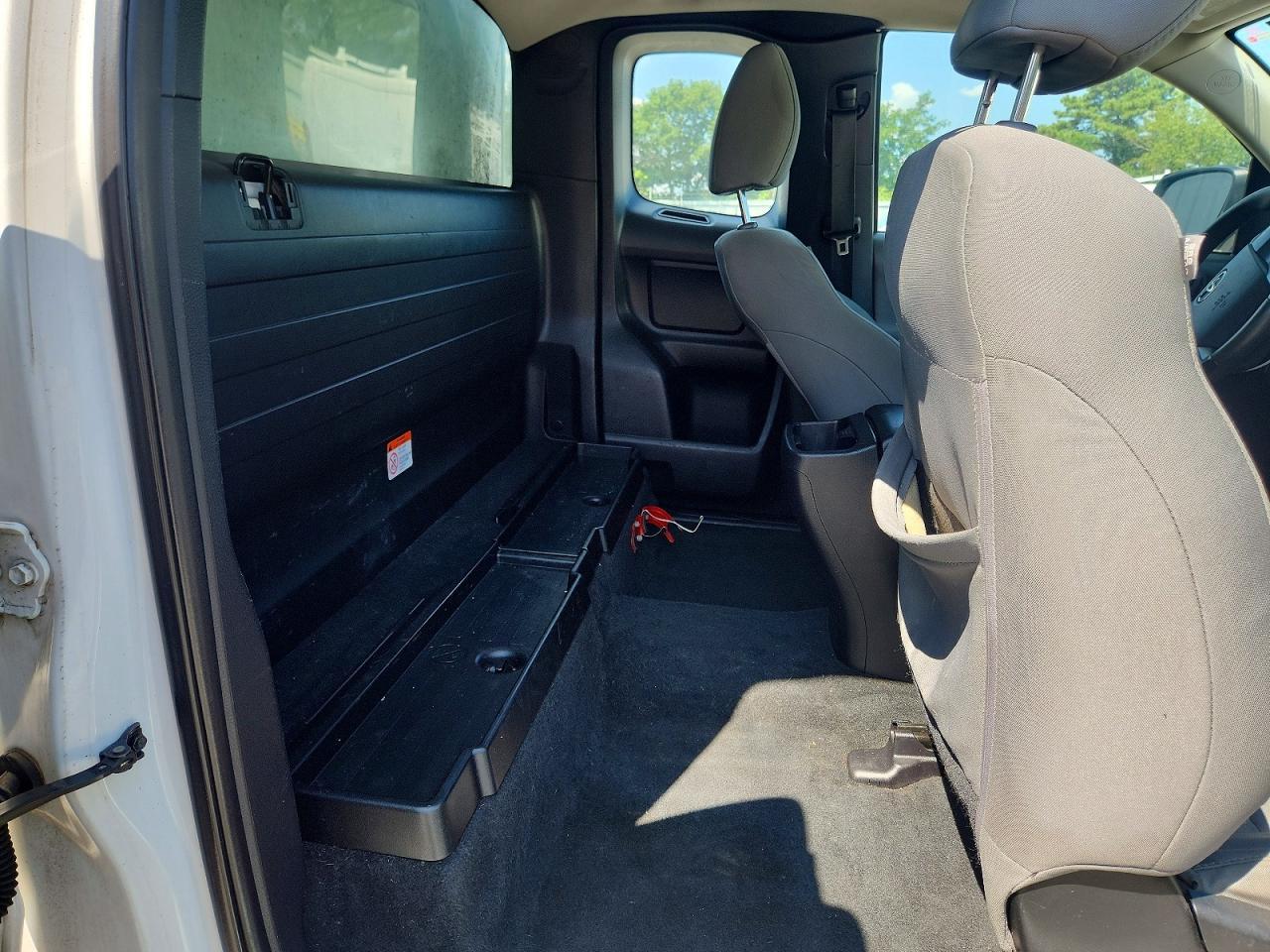 2016 Toyota Tacoma SR