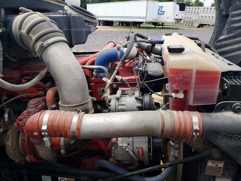 2017 Peterbilt 579 Semi Truck