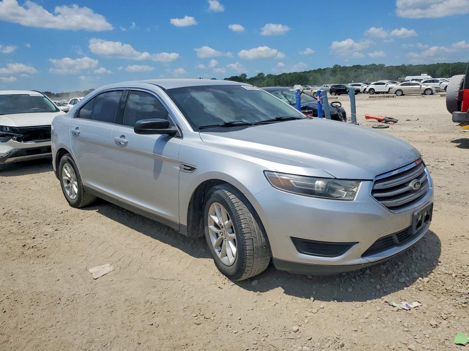 2015 Ford Taurus se