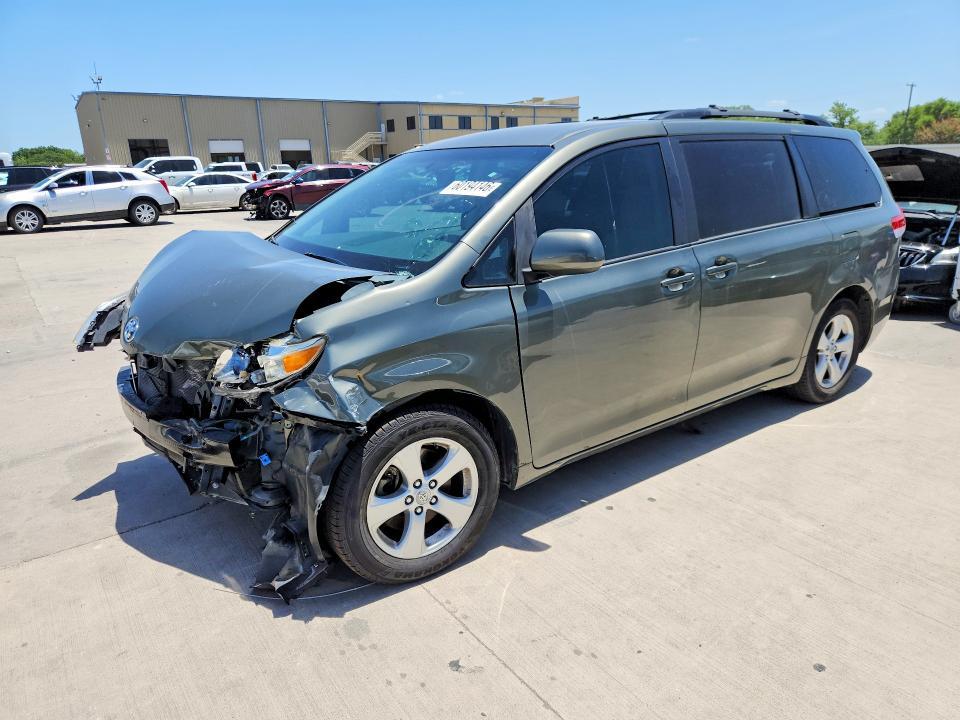 2011 Toyota Sienna le
