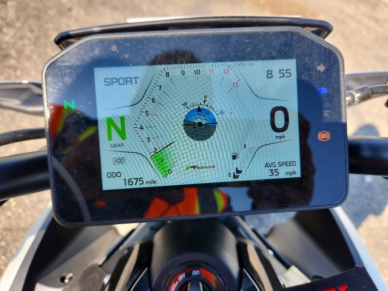 2025 Kawasaki ZR900 S