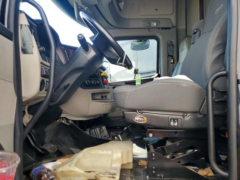 2022 Peterbilt 579 Semi Truck