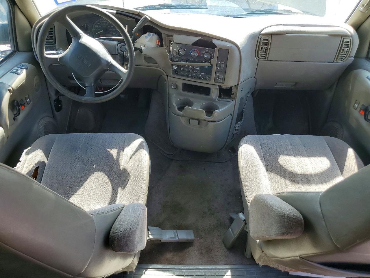 2000 GMC Safari XT