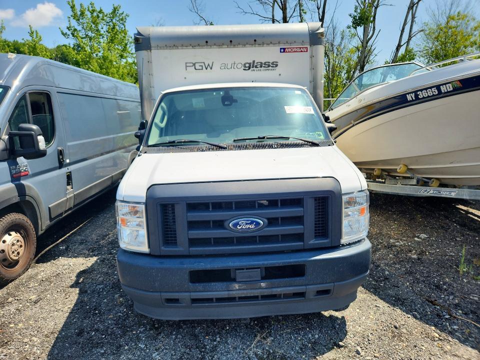 2021 Ford E350 box Truck