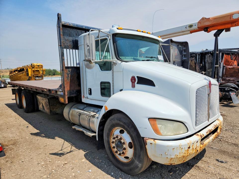 2009 Kenworth T300 Flatbed Truck