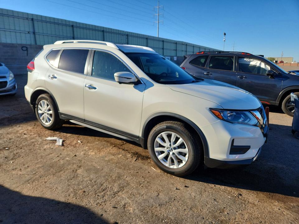 2018 Nissan Rogue sv