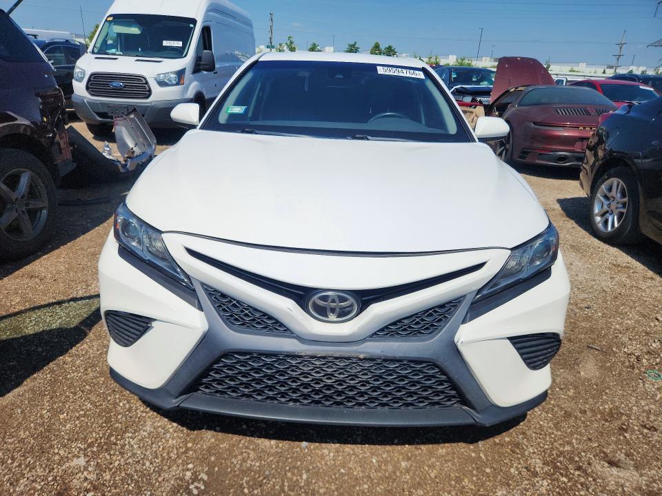 2018 Toyota Camry se