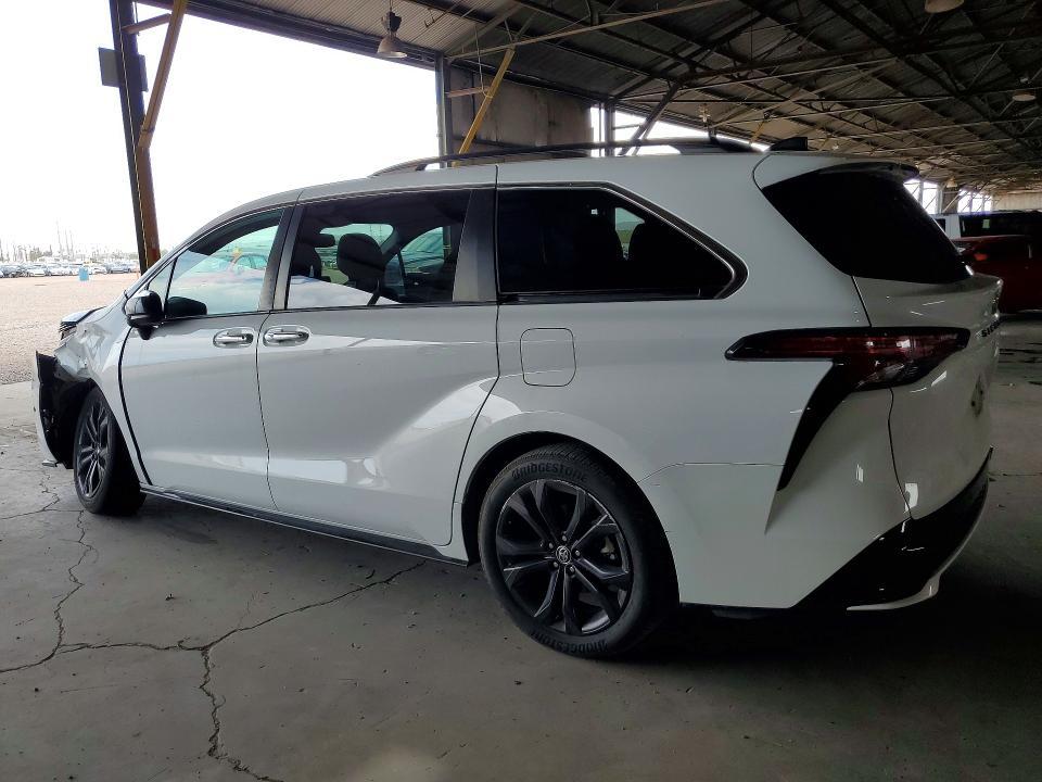 2022 Toyota Sienna xse
