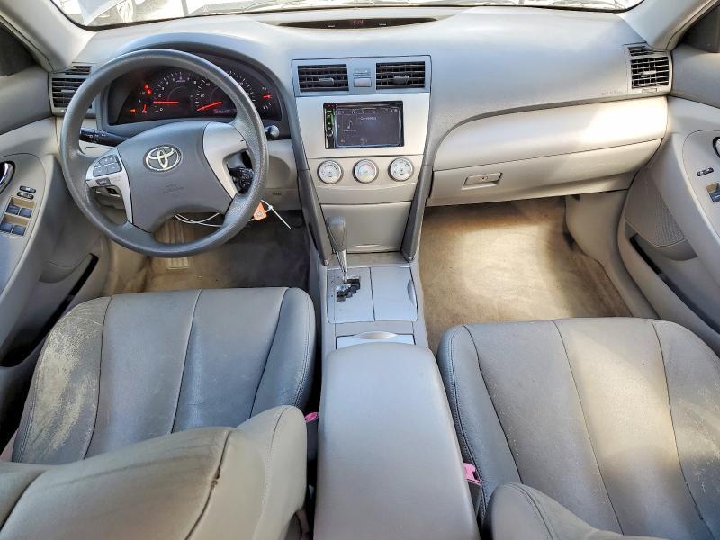 2011 Toyota Camry le