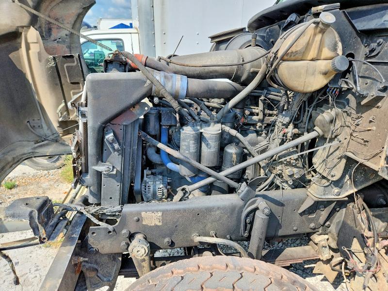 2003 Mack 700 CV700
