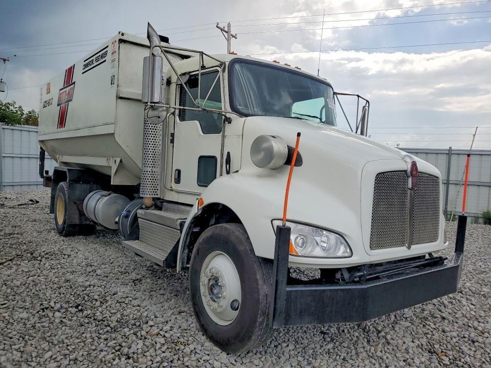 2022 Kenworth T370 Feed Delivery Truck