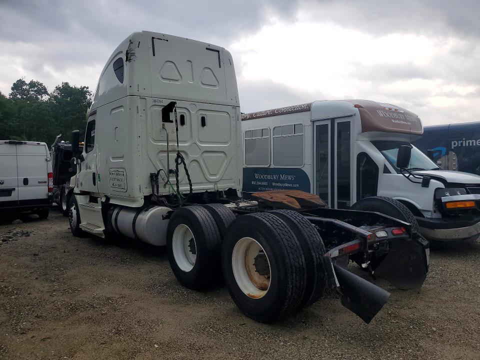 2018 Freightliner Cascadia Semi Truck