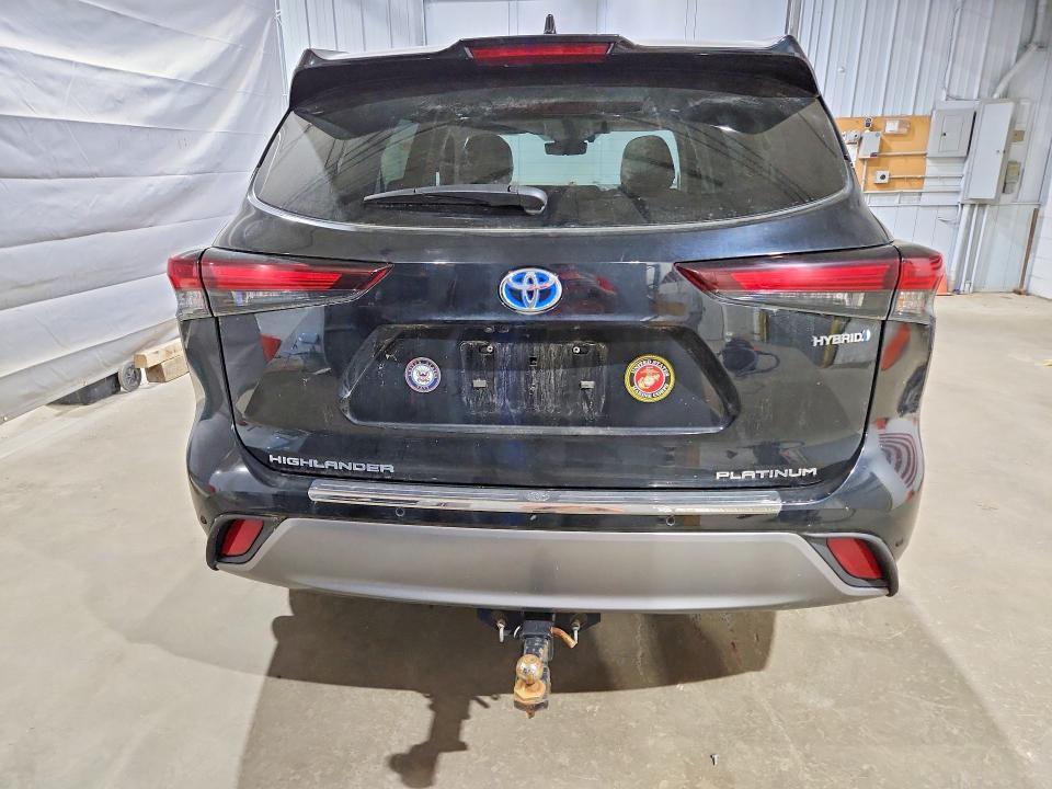 2024 Toyota Highlander Hybrid Platinum