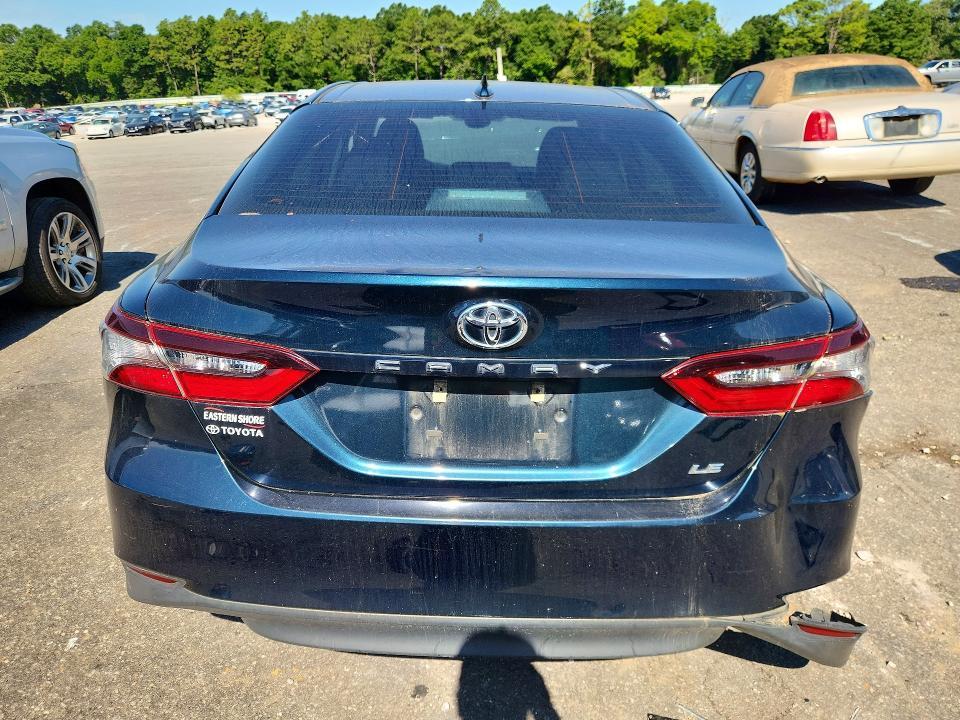 2021 Toyota Camry le