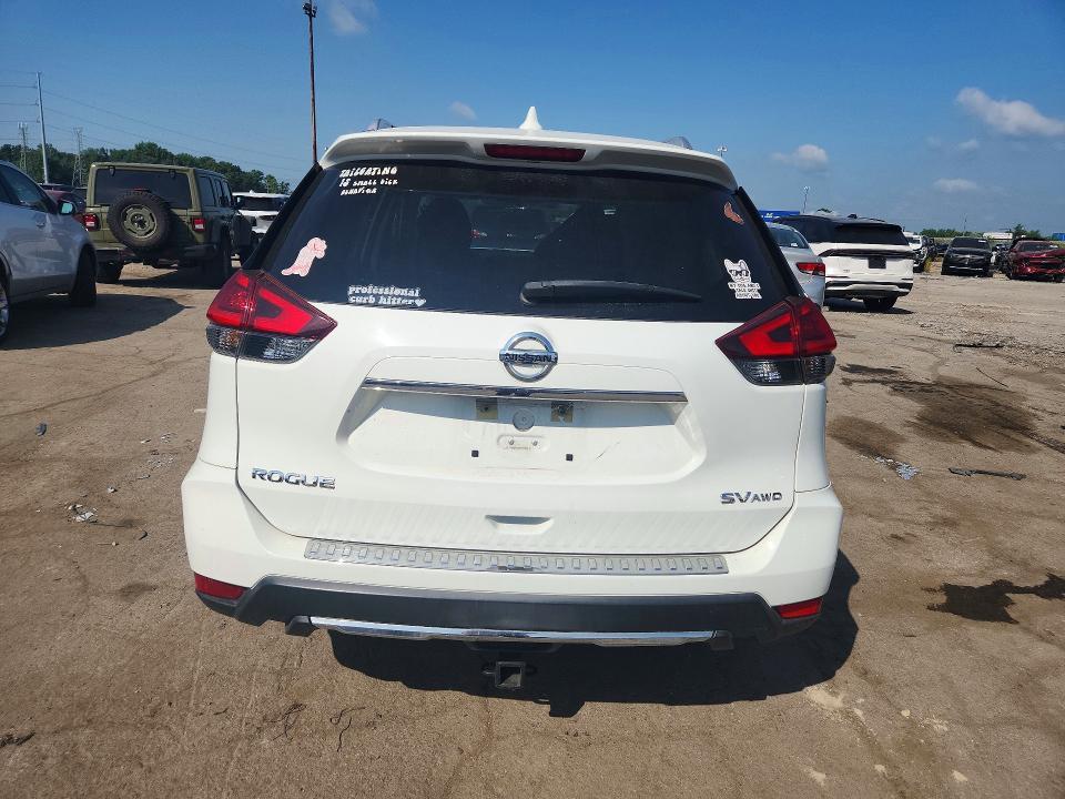 2017 Nissan Rogue sv