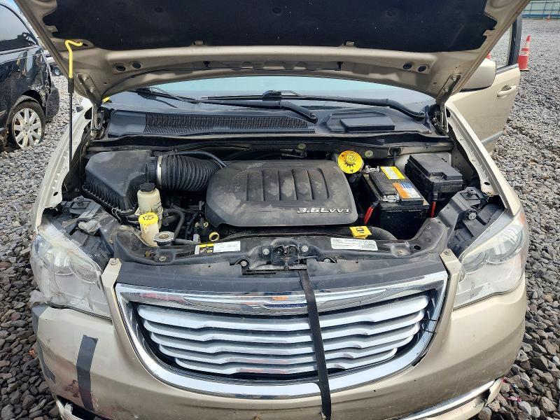 2016 Chrysler Town & Country Touring