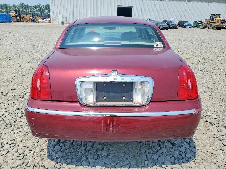 1999 Lincoln Town car Signature