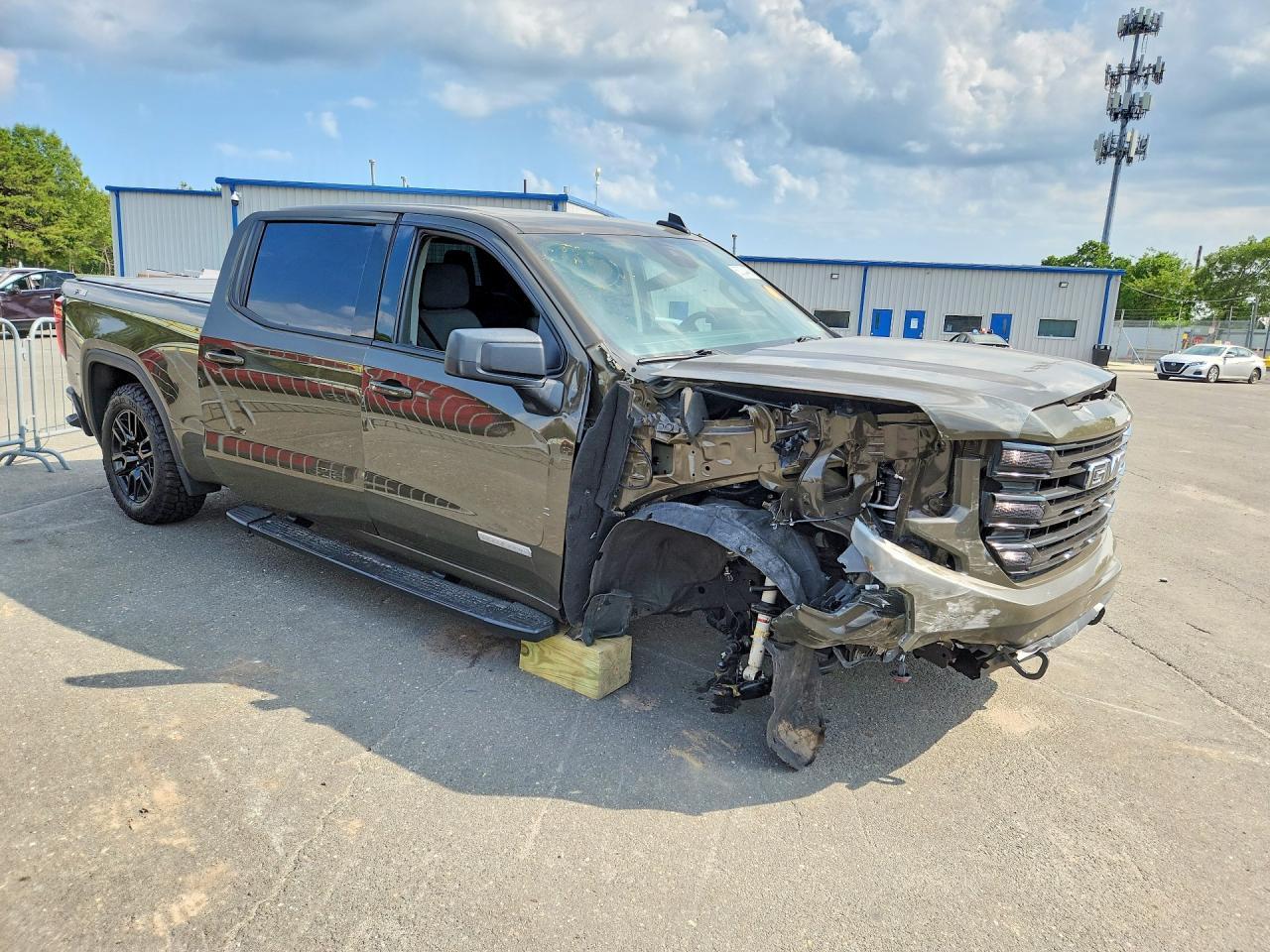 2024 GMC Sierra K1500 Elevation