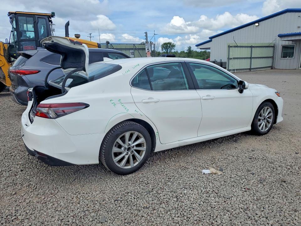 2021 Toyota Camry le