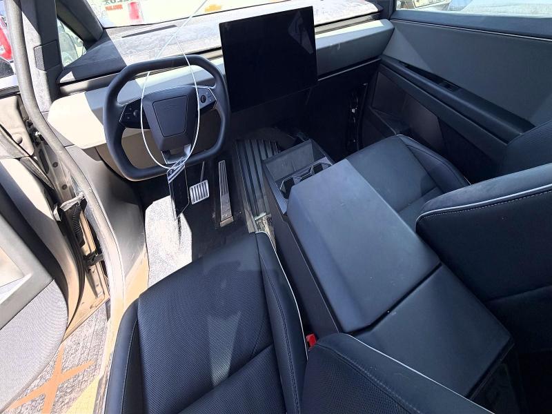 2025 Tesla Cybertruck