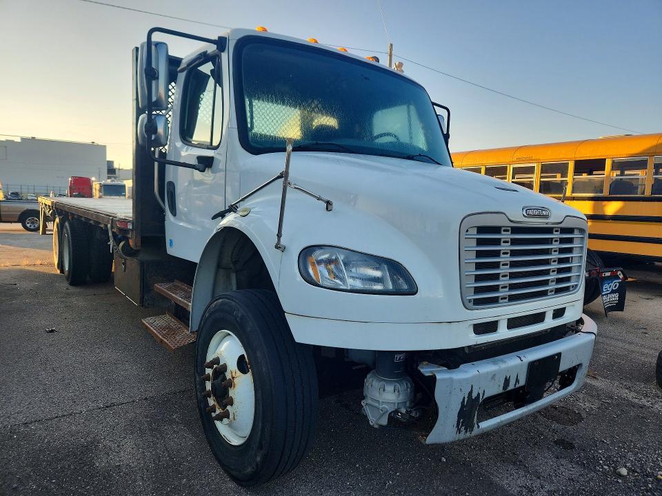 2017 Freightliner Business Class M2 Flatbed Truck