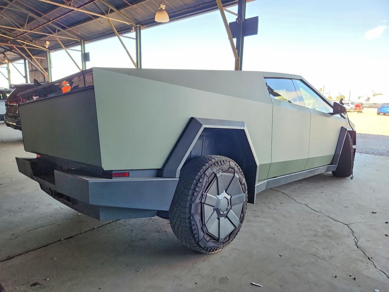 2025 Tesla Cybertruck