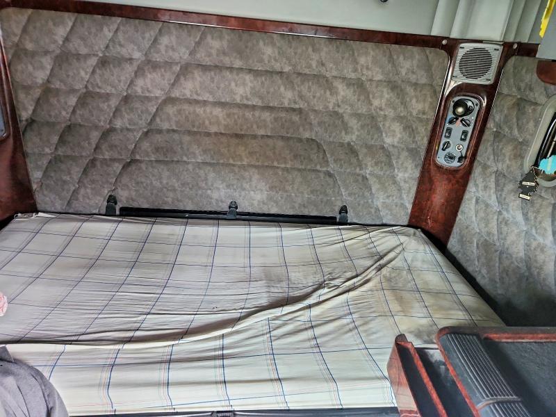 2016 Freightliner Conventional Columbia