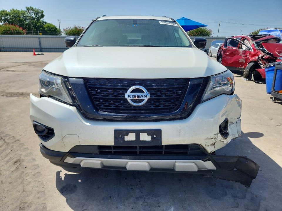 2020 Nissan Pathfinder SL