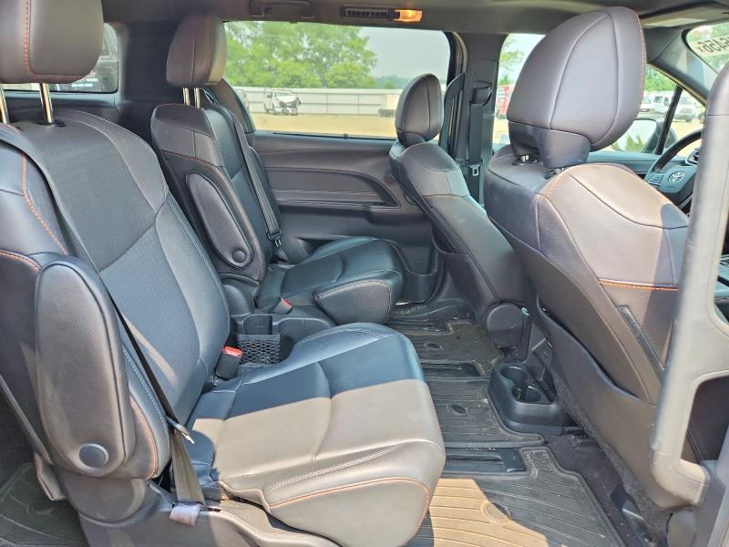 2021 Toyota Sienna xse