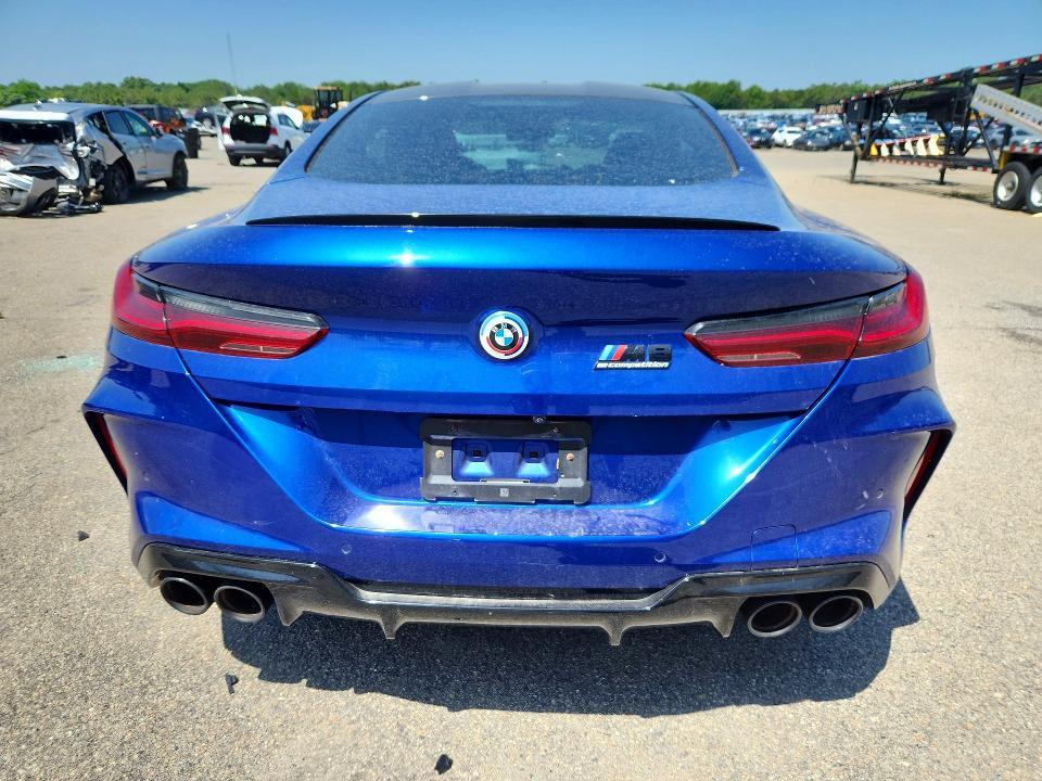 2023 BMW M8