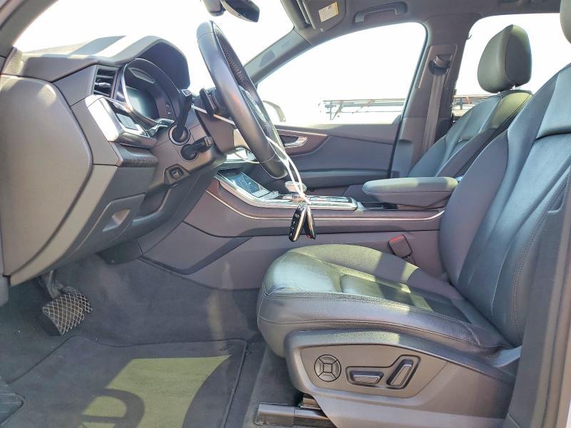 2020 Audi Q7 Premium Plus